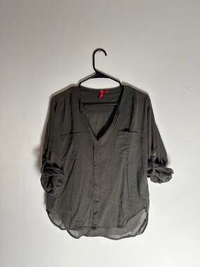 5|48 Olive Green Cotton Gauze Roll-Tab Sleeve Shirt Size XS